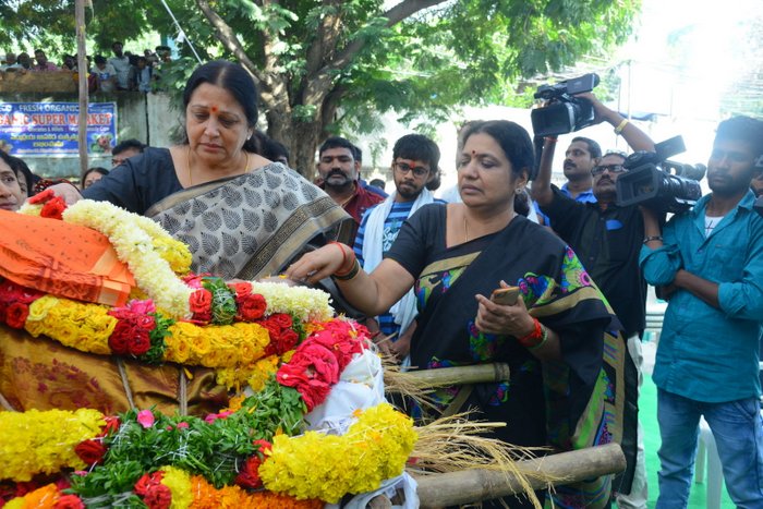 Celebrities Pay Homage To Geethanjali